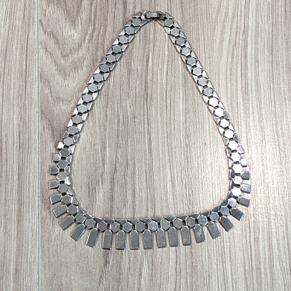 VTG BCBG MAXAZRIA Shiny Silver Geometric Metal Flat Link Chain Plate Necklace